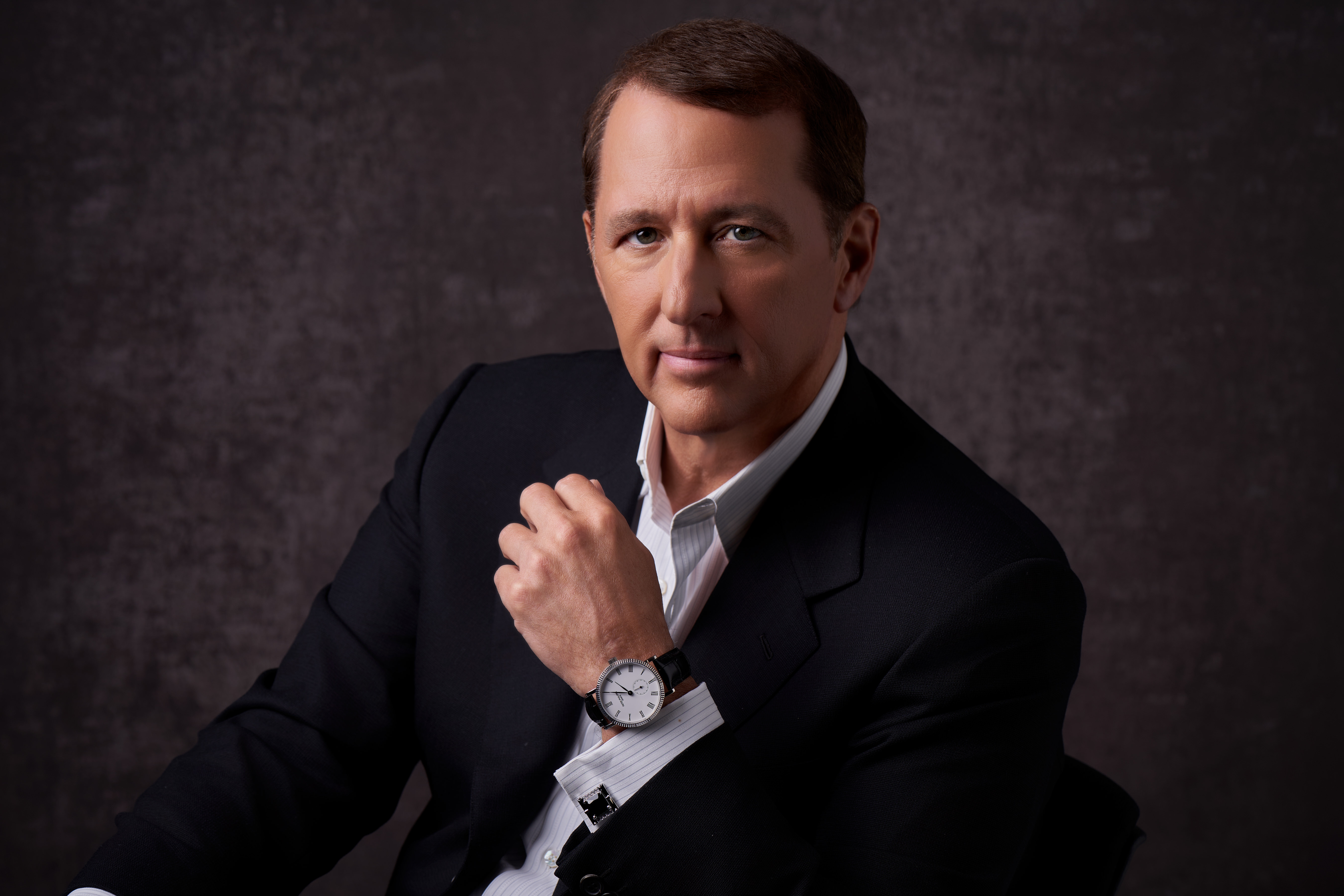 Kevin Trudeau speaking on stage